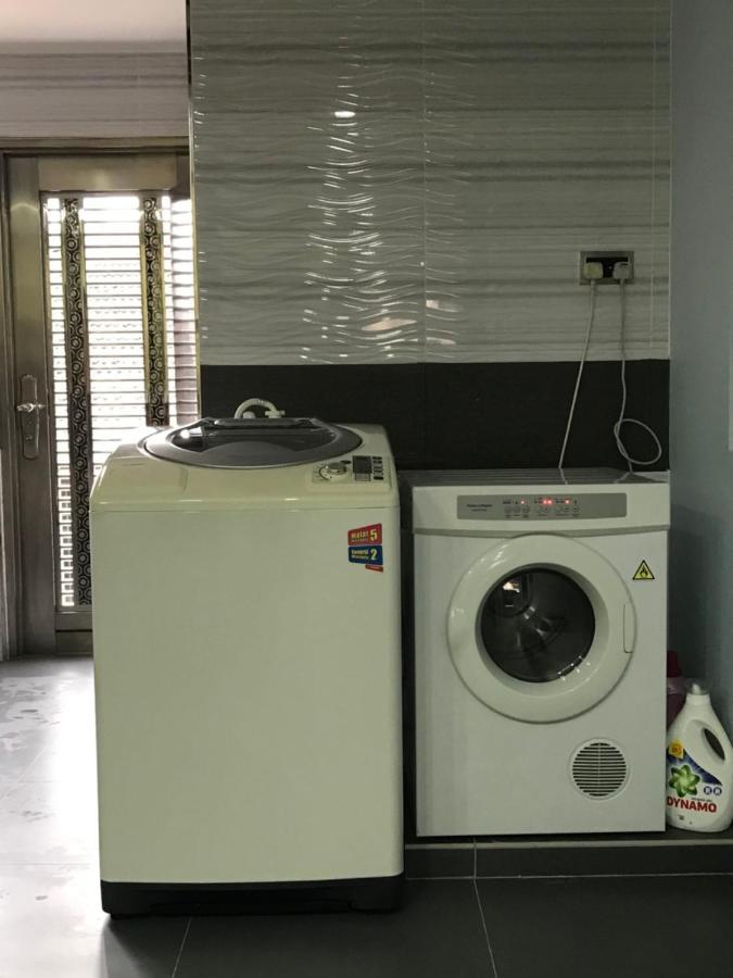 Homestay Stardow~星窗名宿~ Johor Bahru Exterior photo