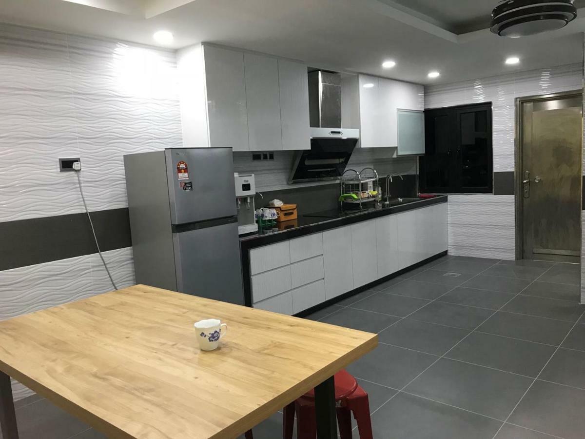 Homestay Stardow~星窗名宿~ Johor Bahru Exterior photo
