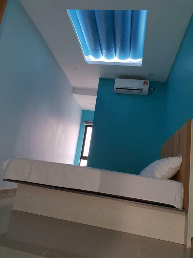 Homestay Stardow~星窗名宿~ Johor Bahru Exterior photo